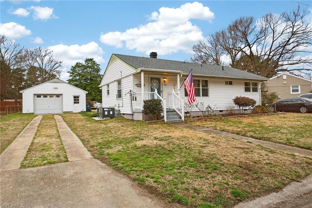 Photo of 12 Warren Drive, Portsmouth, VA 23701 (MLS # 10623154)
