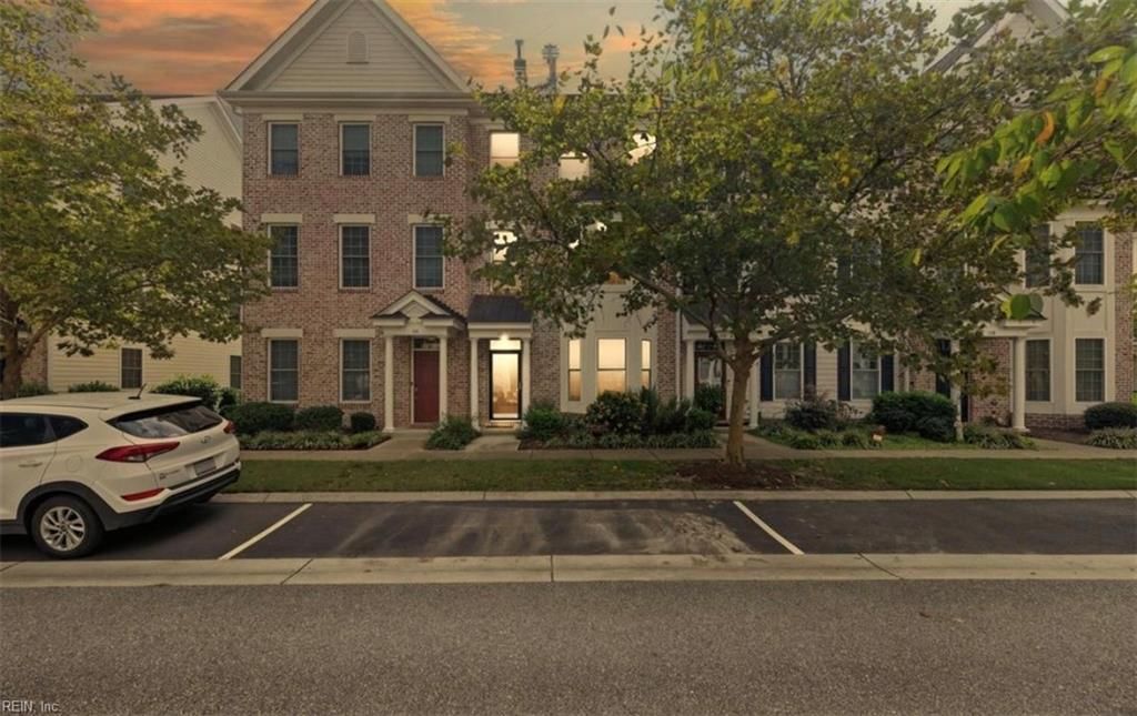 Photo of 112 Peyton Randolph Drive, Yorktown, VA 23692 (MLS # 10604810)