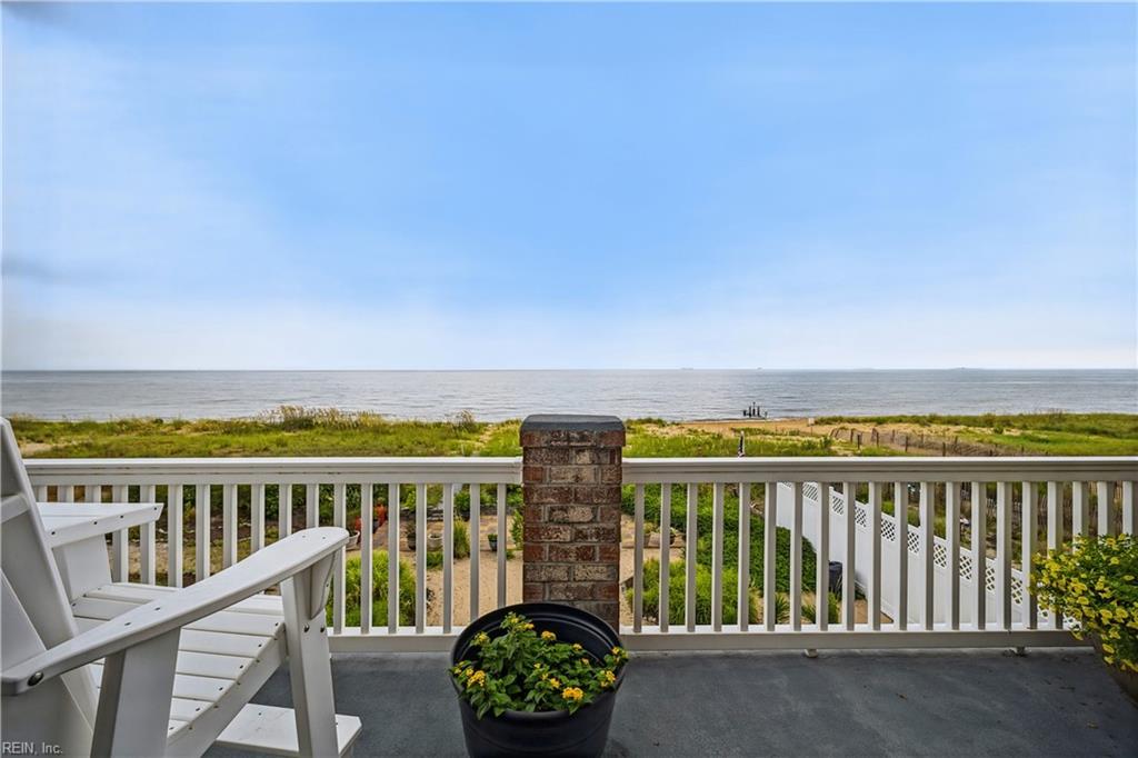 Photo of 1128 Cottage Place, Norfolk, VA 23503 (MLS # 10650713)