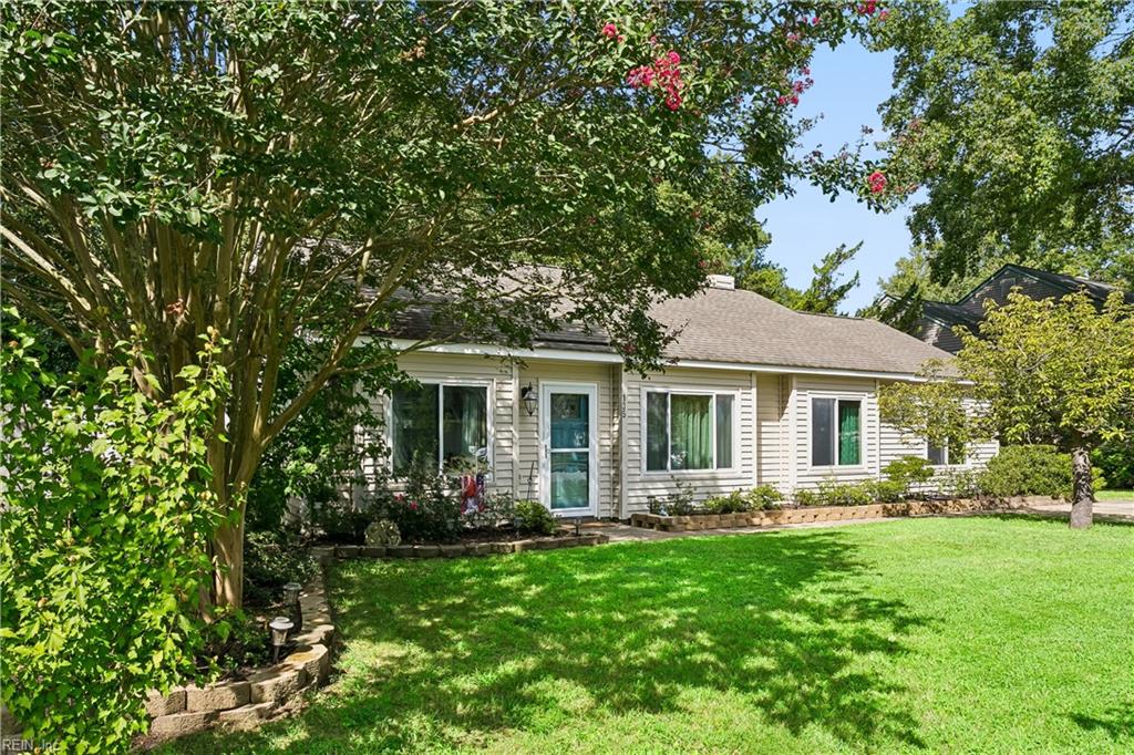 Photo of 135 Springdale Way, Hampton, VA 23666 (MLS # 10652943)