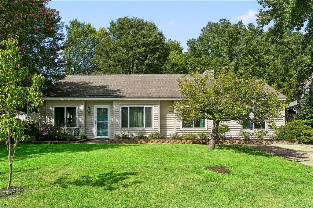Photo of 135 Springdale Way, Hampton, VA 23666 (MLS # 10652943)