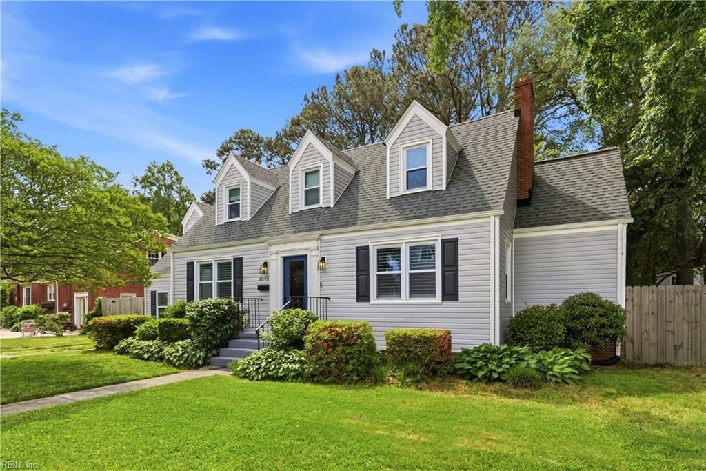Photo of 1049 N Lexan Crescent, Norfolk, VA 23508 (MLS # 10632348)