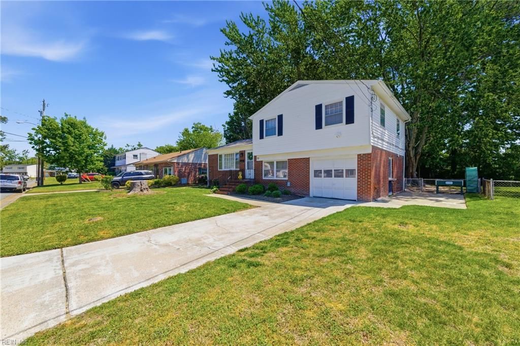 Photo of 33 Southwind Drive, Hampton, VA 23669 (MLS # 10631582)