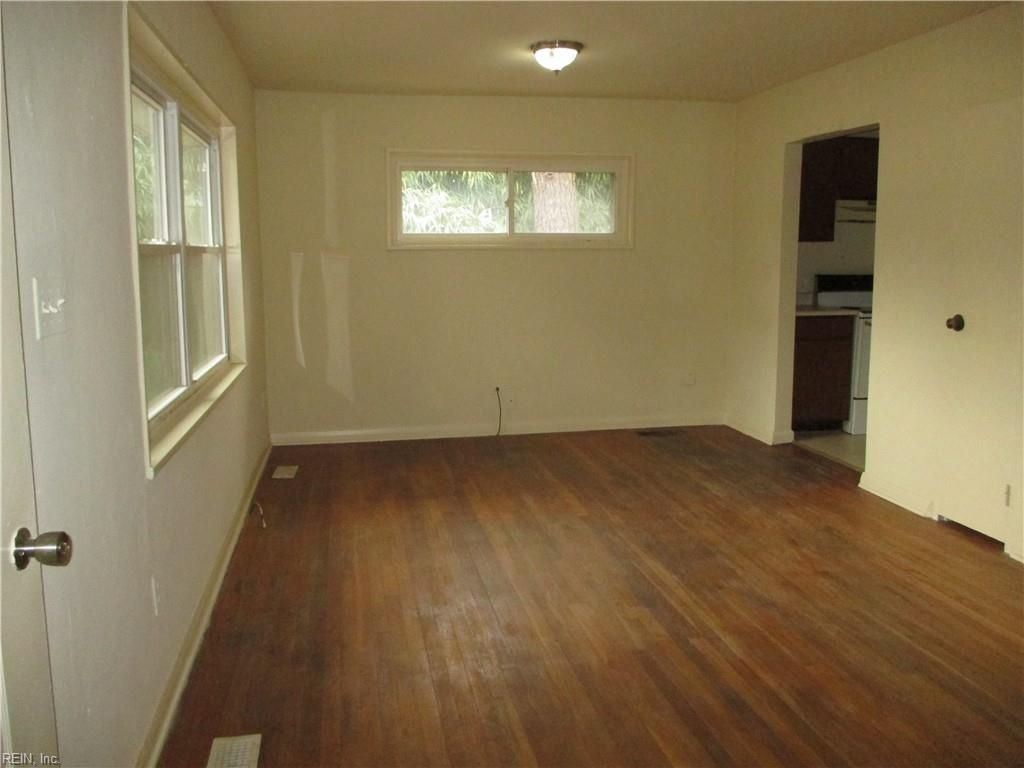 Photo of 141 Maxwell Lane, Newport News, VA 23606 (MLS # 10624278)