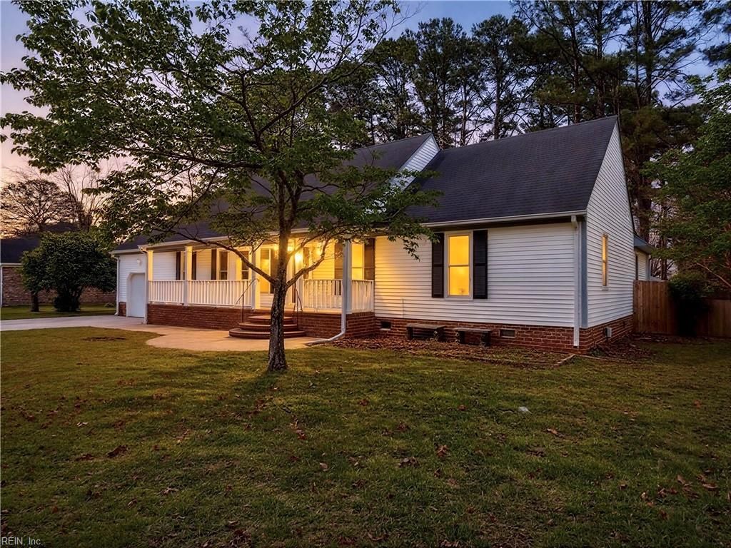 Photo of 313 Woodbridge Drive, Chesapeake, VA 23322 (MLS # 10614085)