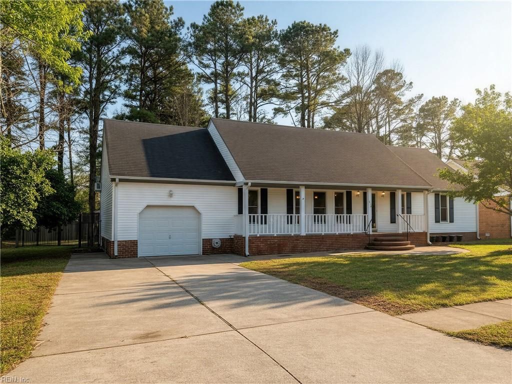 Photo of 313 Woodbridge Drive, Chesapeake, VA 23322 (MLS # 10614085)