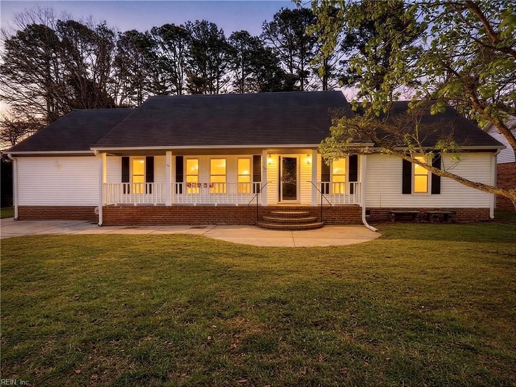 Photo of 313 Woodbridge Drive, Chesapeake, VA 23322 (MLS # 10614085)