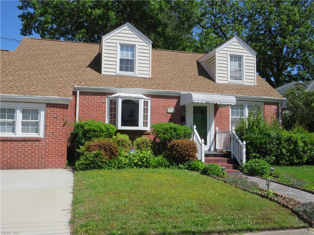 Photo of 7732 Castleton Place #2, Norfolk, VA 23504 (MLS # 10654908)