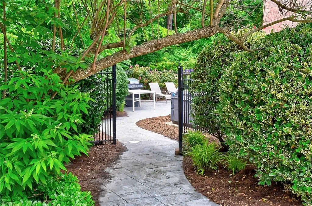 Virginia Beach, Virginia 23454, United States, 5 Bedrooms Bedrooms, ,5 BathroomsBathrooms,Residential,Active,147961