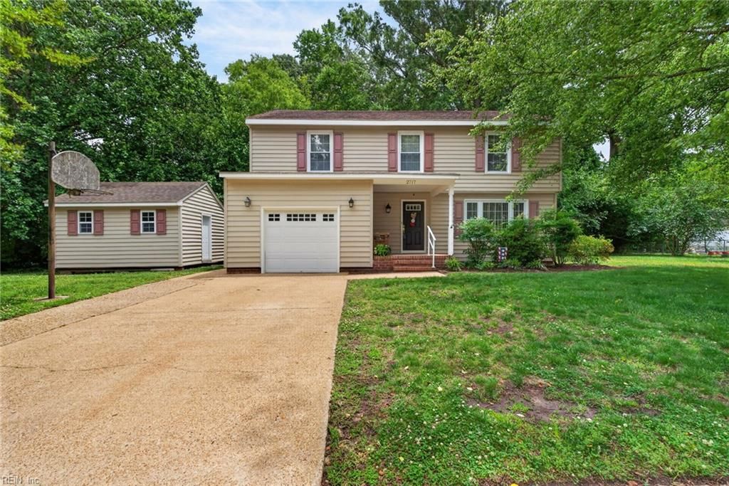 Photo of 5016 Heathglen Circle, Virginia Beach, VA 23456 (MLS # 10636203)