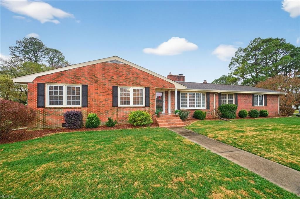 Photo of 4 Westover Drive, Poquoson, VA 23662 (MLS # 10612775)