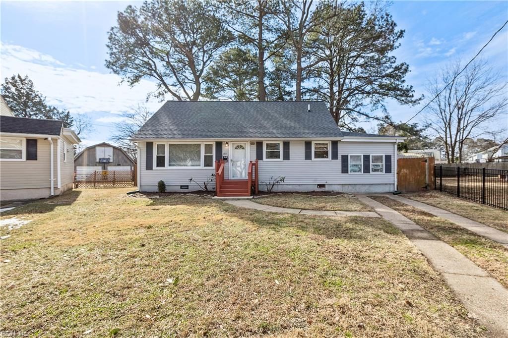 Photo of 1221 River Oaks Drive, Norfolk, VA 23502 (MLS # 10619175)