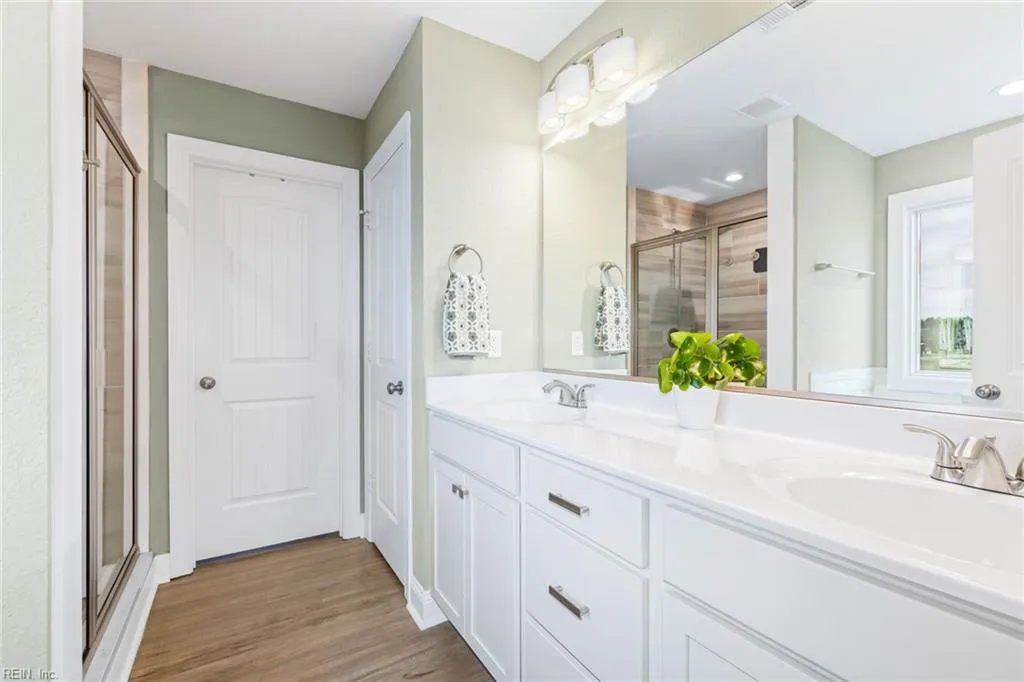 Suffolk, Virginia 23434, United States, 4 Bedrooms Bedrooms, ,3 BathroomsBathrooms,Residential,Active,92155