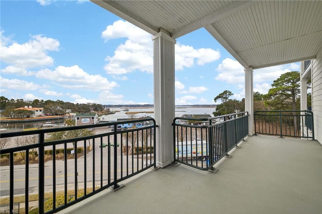 Photo of 2140 VISTA Circle #403, Virginia Beach, VA 23451 (MLS # 10637153)