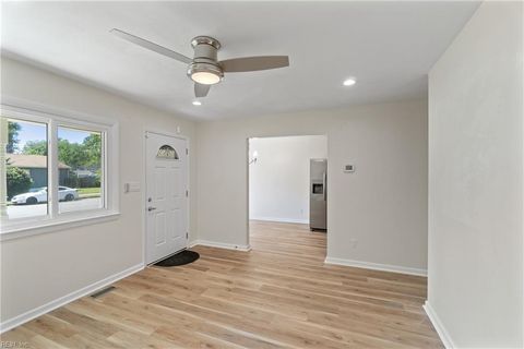 Single Family Residence in Norfolk VA 1423 Mellwood Court 7.jpg