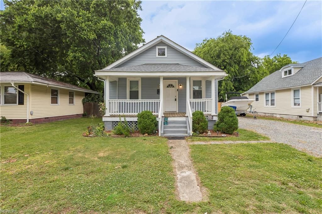 Photo of 131 South Avenue, Newport News, VA 23601 (MLS # 10635216)