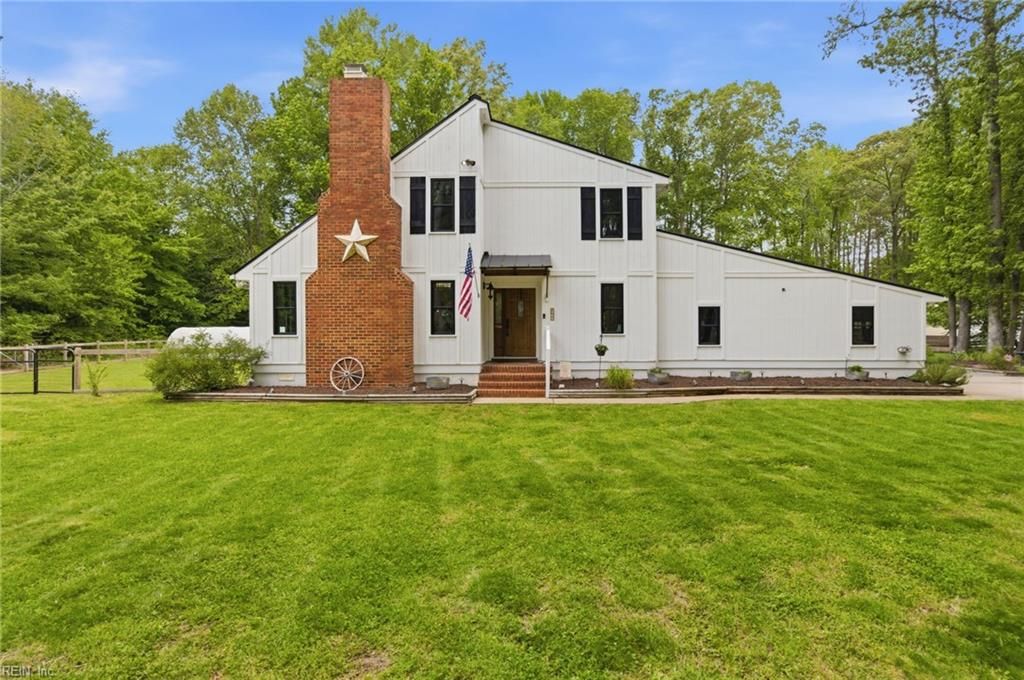 Photo of 660 Margaret Drive, Chesapeake, VA 23322 (MLS # 10632675)