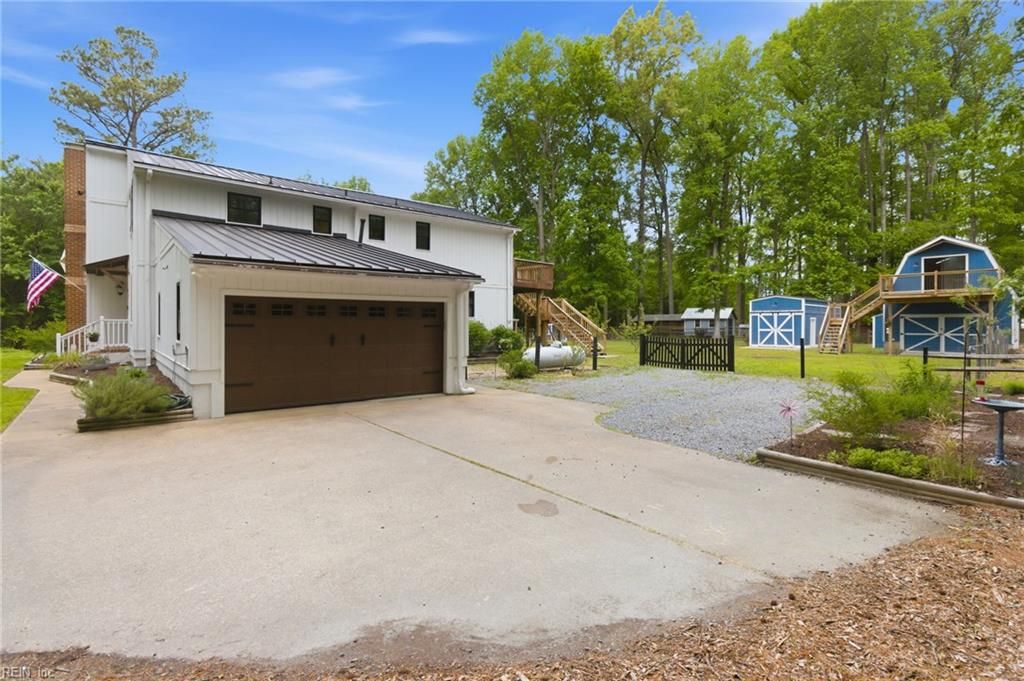 Photo of 660 Margaret Drive, Chesapeake, VA 23322 (MLS # 10632675)