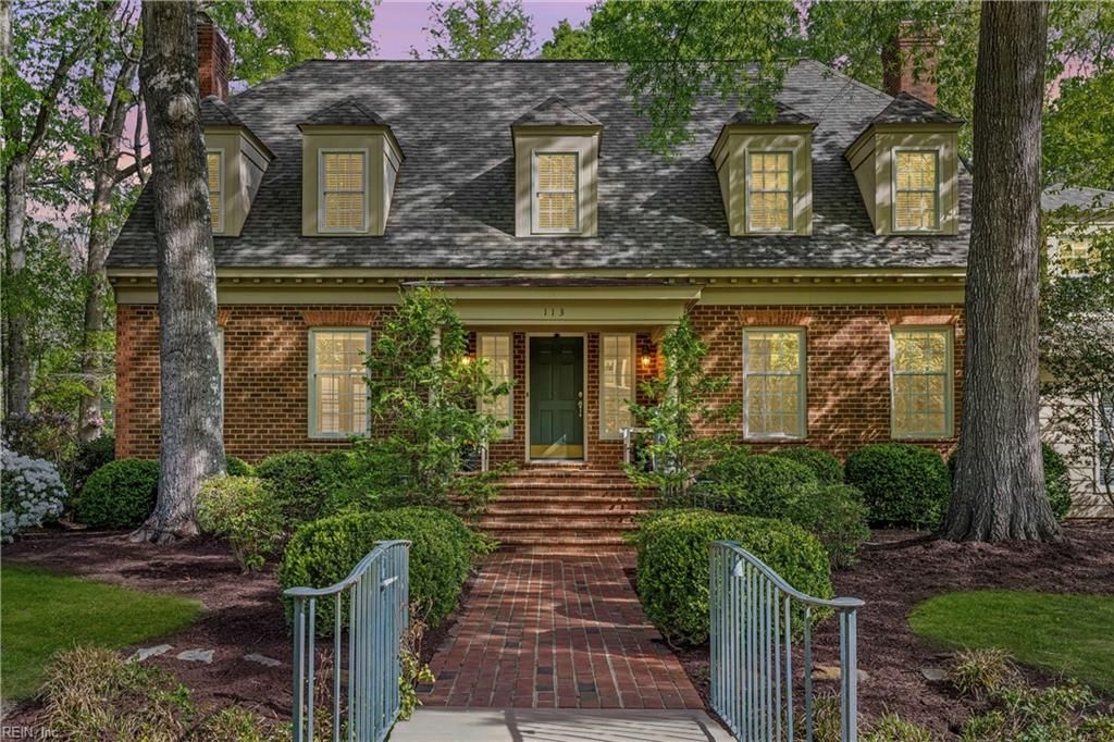 Photo of 113 Quantico Loop, Yorktown, VA 23693 (MLS # 10630456)