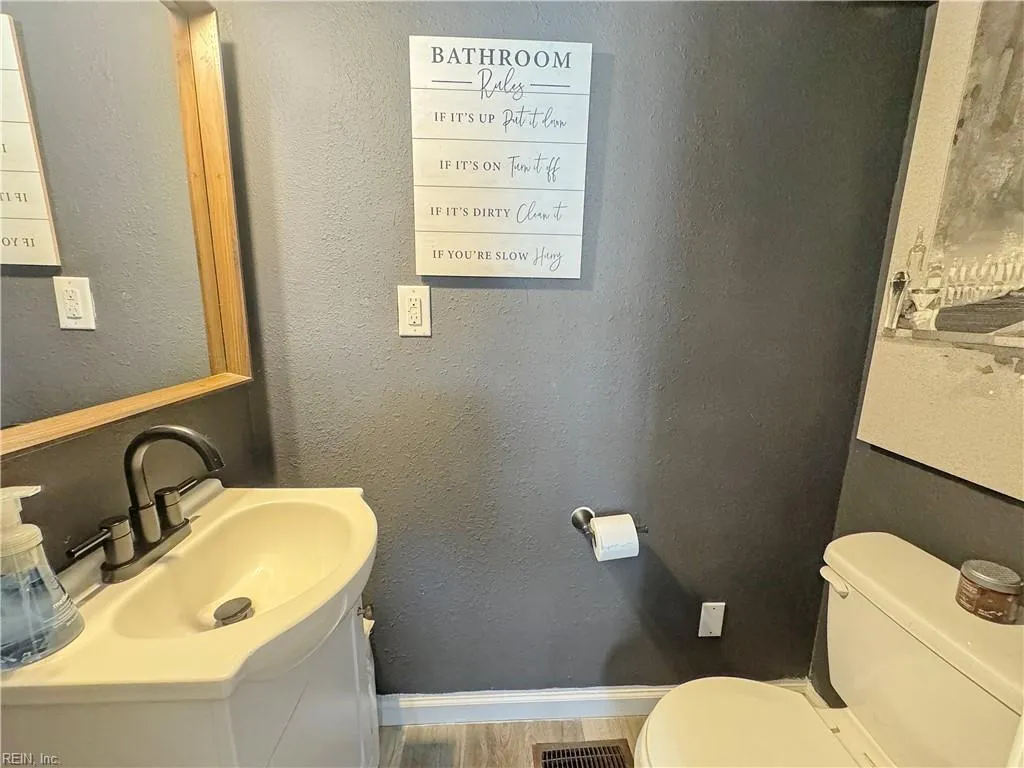 Newport News, Virginia 23607, United States, 3 Bedrooms Bedrooms, ,3 BathroomsBathrooms,Residential,Pending,145833