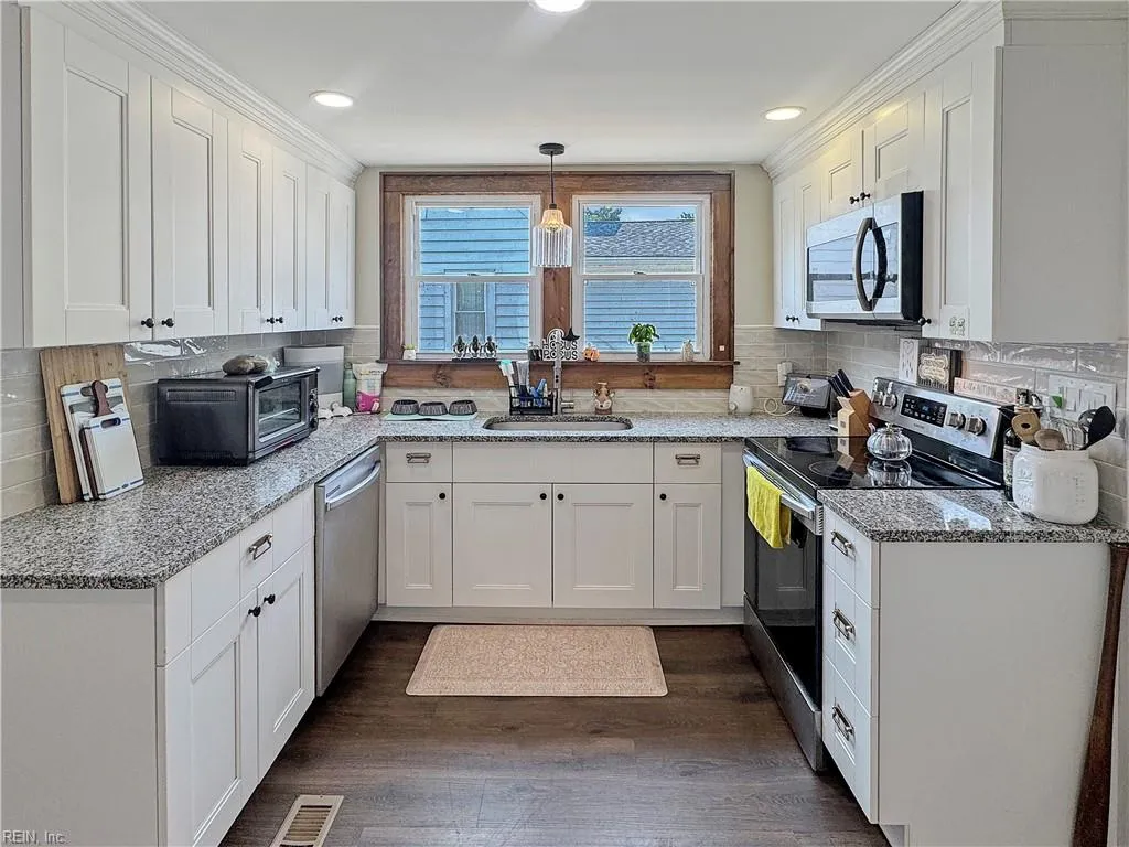 Newport News, Virginia 23607, United States, 3 Bedrooms Bedrooms, ,3 BathroomsBathrooms,Residential,Pending,145833