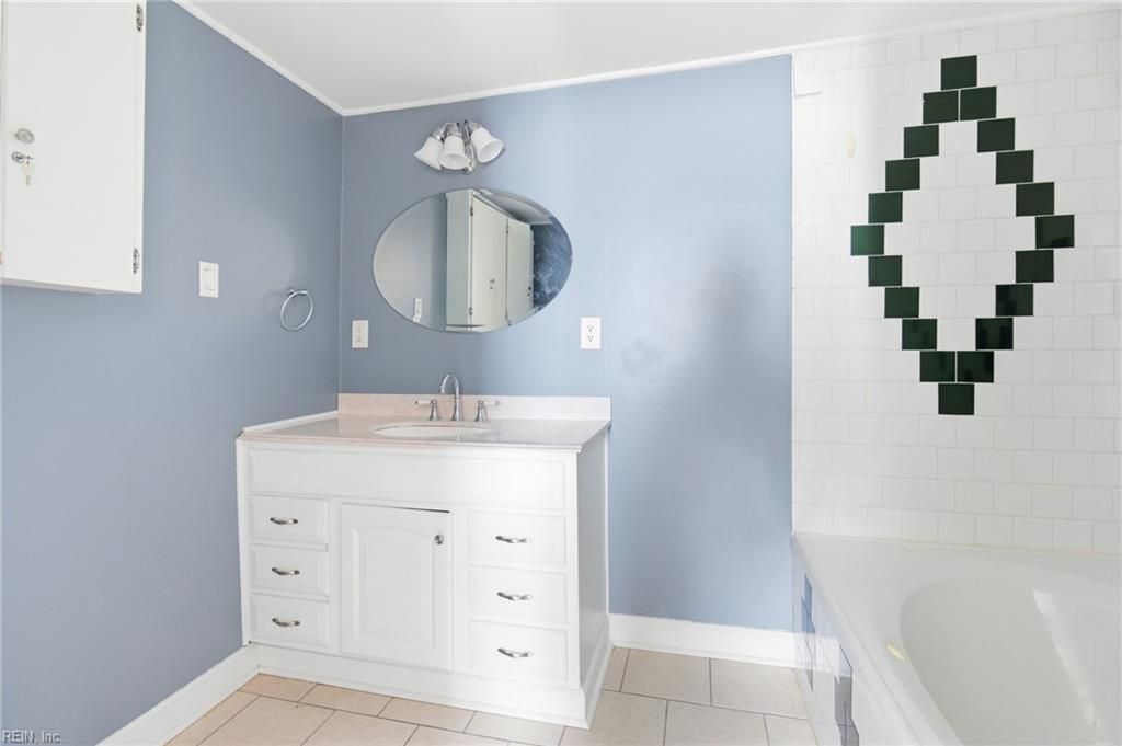 Photo of 7 Central Street Street, Hampton, VA 23663 (MLS # 10620000)