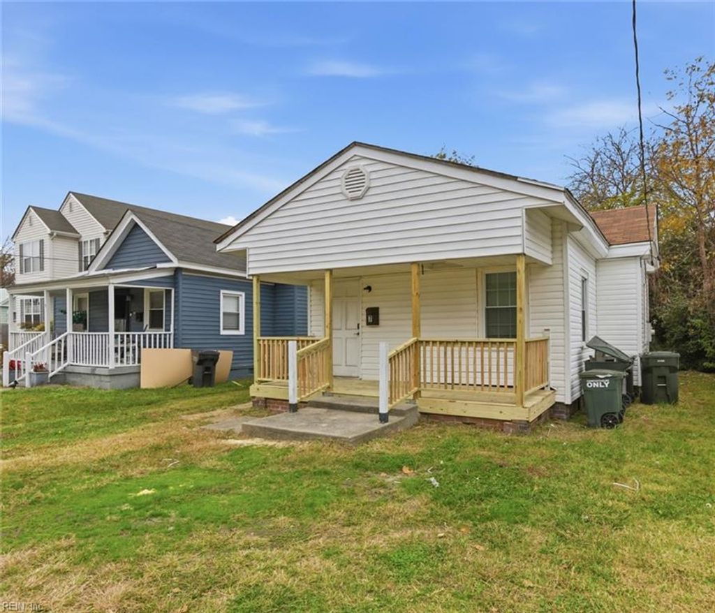 Photo of 7 Central Street Street, Hampton, VA 23663 (MLS # 10620000)