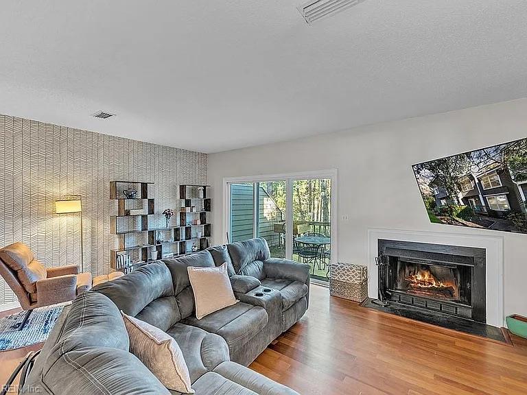 Photo of 328 Windship Cove, Virginia Beach, VA 23454 (MLS # 10656407)