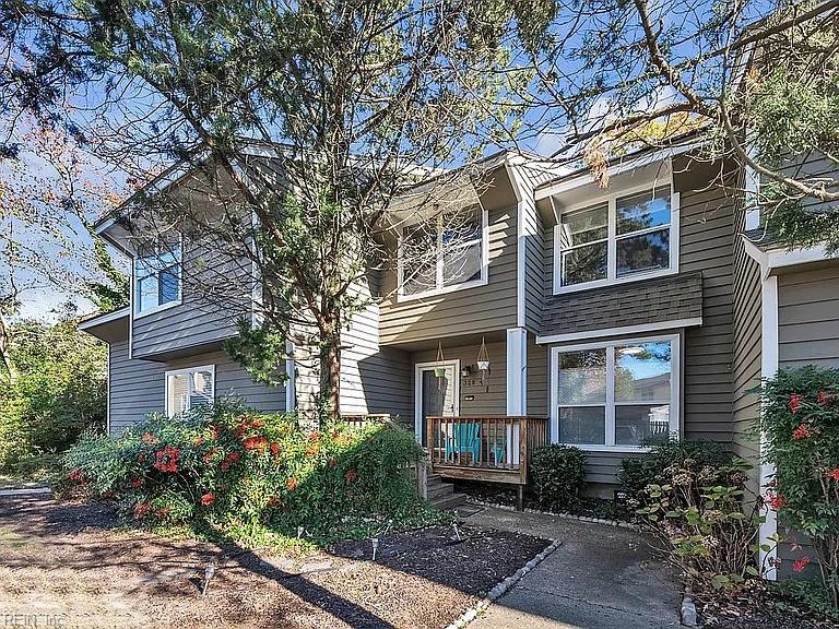 Photo of 328 Windship Cove, Virginia Beach, VA 23454 (MLS # 10656407)