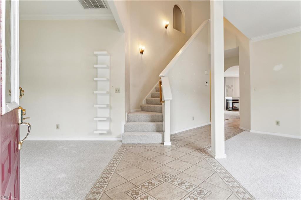 109 Lenora CV