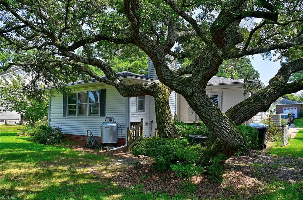 Virginia Beach, Virginia 23451, United States, 3 Bedrooms Bedrooms, ,2 BathroomsBathrooms,Residential,Pending,182012