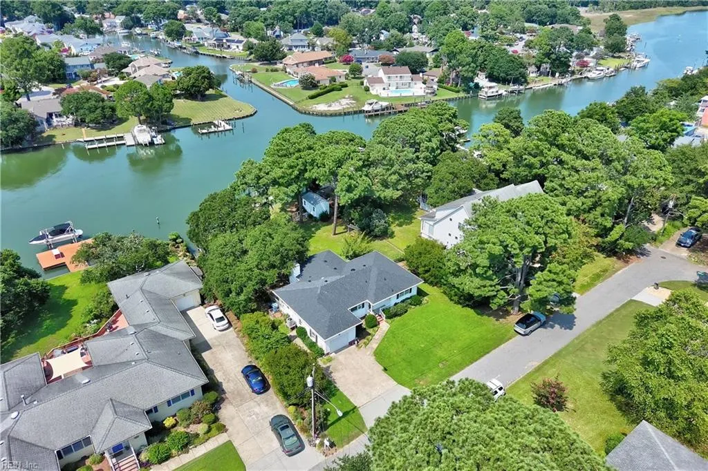 Virginia Beach, Virginia 23451, United States, 3 Bedrooms Bedrooms, ,2 BathroomsBathrooms,Residential,Pending,182012