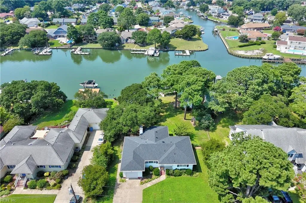 Virginia Beach, Virginia 23451, United States, 3 Bedrooms Bedrooms, ,2 BathroomsBathrooms,Residential,Pending,182012