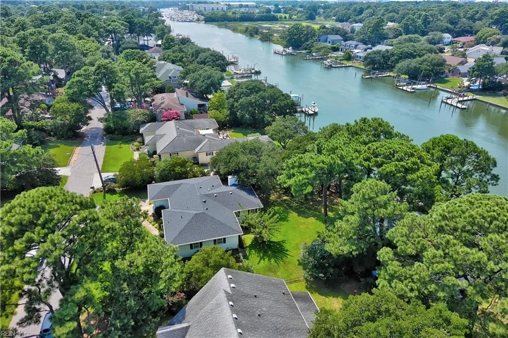 Virginia Beach, Virginia 23451, United States, 3 Bedrooms Bedrooms, ,2 BathroomsBathrooms,Residential,Pending,182012