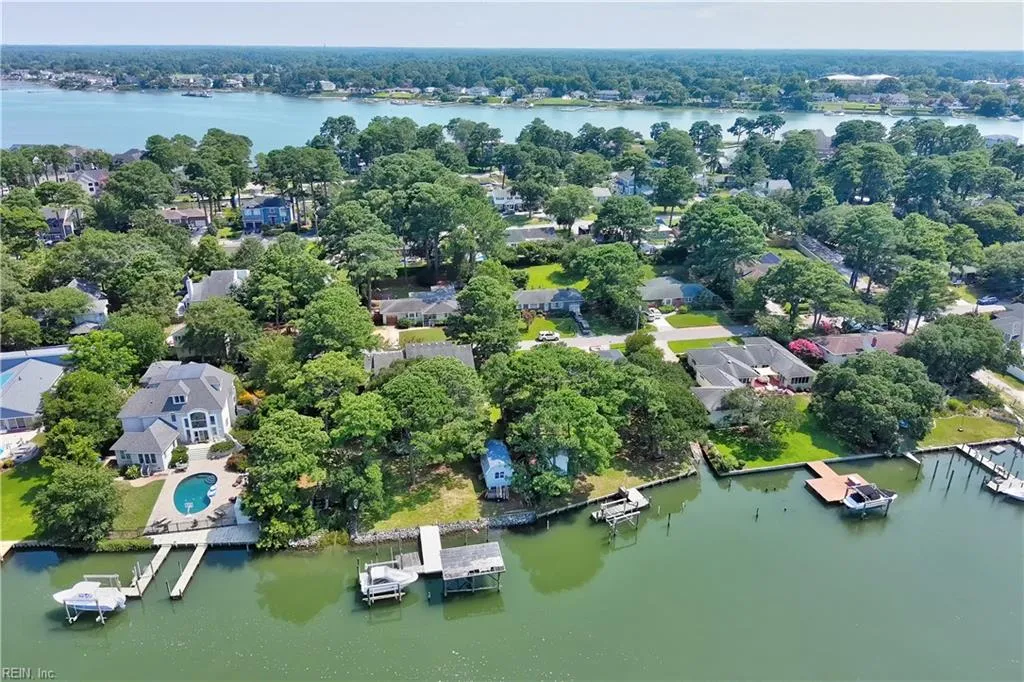 Virginia Beach, Virginia 23451, United States, 3 Bedrooms Bedrooms, ,2 BathroomsBathrooms,Residential,Pending,182012