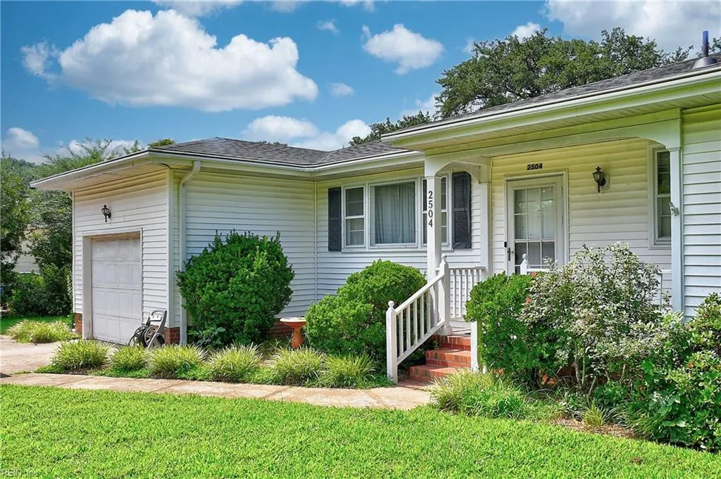 Virginia Beach, Virginia 23451, United States, 3 Bedrooms Bedrooms, ,2 BathroomsBathrooms,Residential,Pending,182012