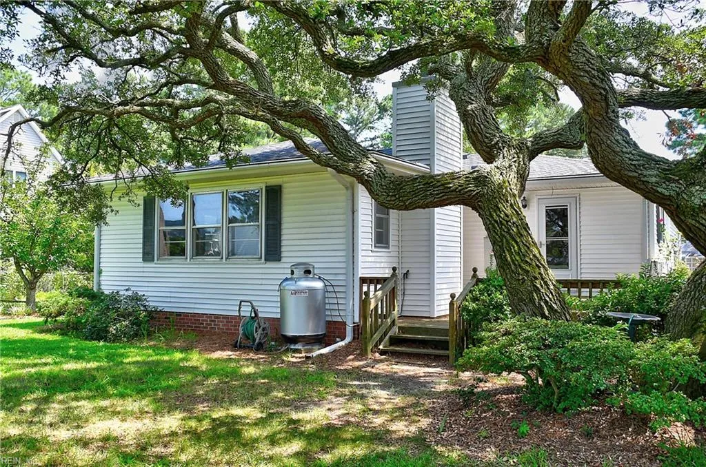 Virginia Beach, Virginia 23451, United States, 3 Bedrooms Bedrooms, ,2 BathroomsBathrooms,Residential,Pending,182012