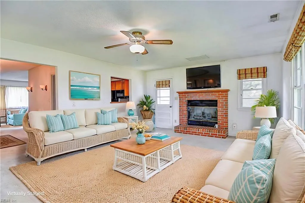 Virginia Beach, Virginia 23451, United States, 3 Bedrooms Bedrooms, ,2 BathroomsBathrooms,Residential,Pending,182012