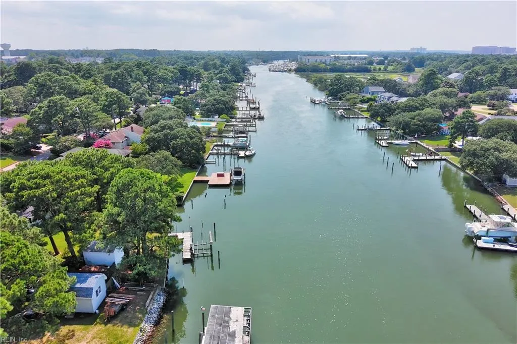 Virginia Beach, Virginia 23451, United States, 3 Bedrooms Bedrooms, ,2 BathroomsBathrooms,Residential,Pending,182012