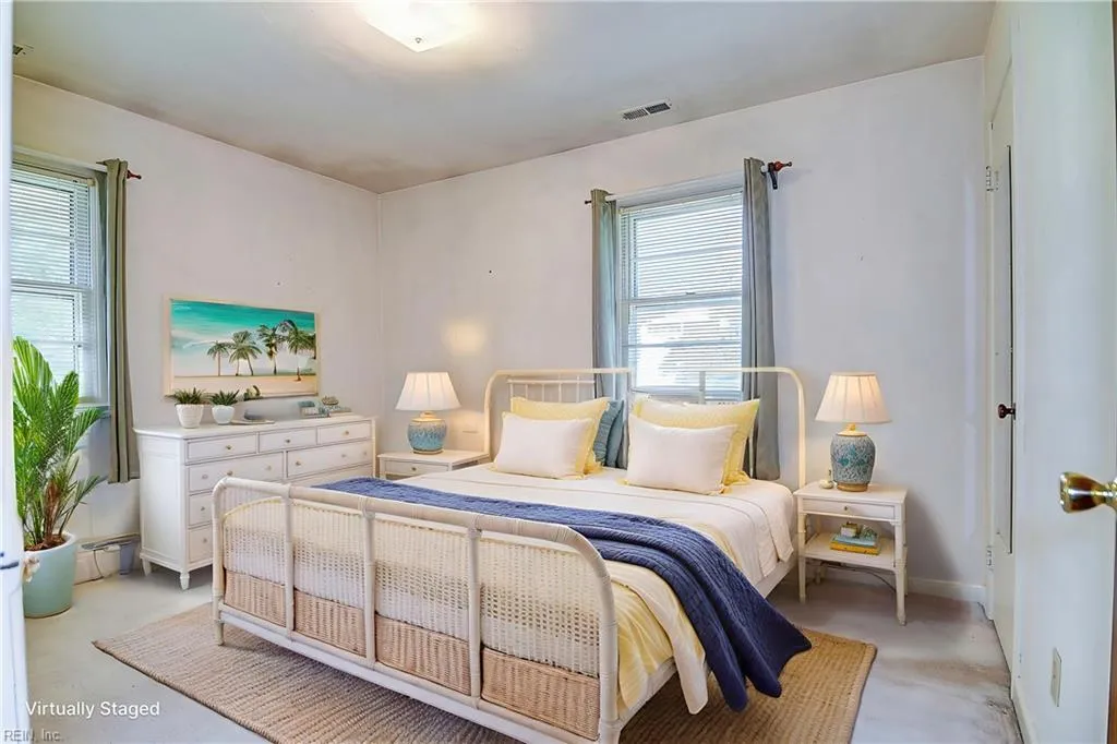 Virginia Beach, Virginia 23451, United States, 3 Bedrooms Bedrooms, ,2 BathroomsBathrooms,Residential,Pending,182012