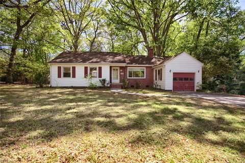 Photo of 211 Shoe Lane, Newport News, VA 23606 (MLS # 10629953)