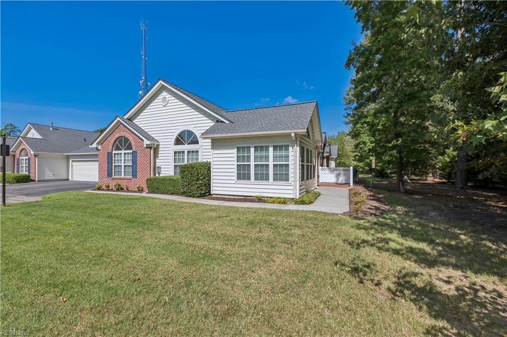 Photo of 326 Garman Loop, Yorktown, VA 23690 (MLS # 10654161)