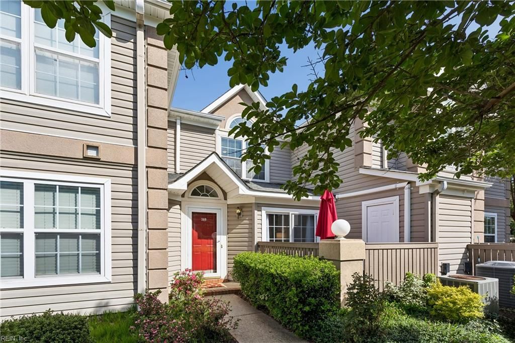 Photo of 309 Queens Crescent, Williamsburg, VA 23185 (MLS # 10630142)