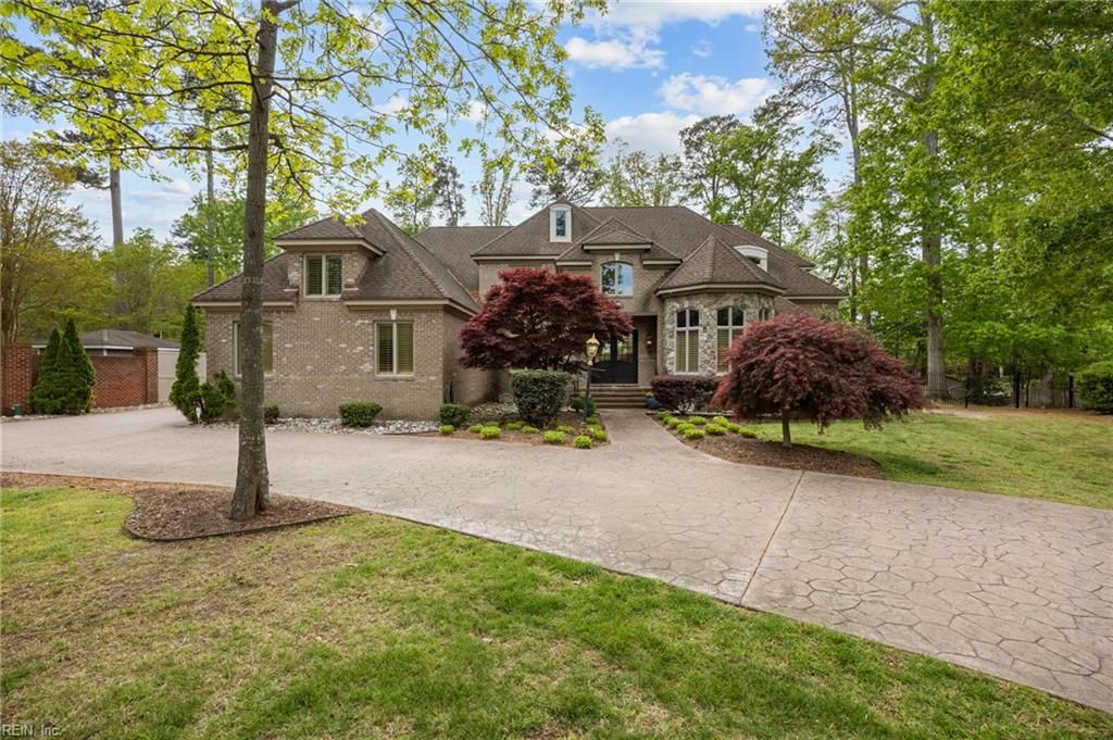 Photo of 4016 Wheelgate Lane, Virginia Beach, VA 23455 (MLS # 10630305)