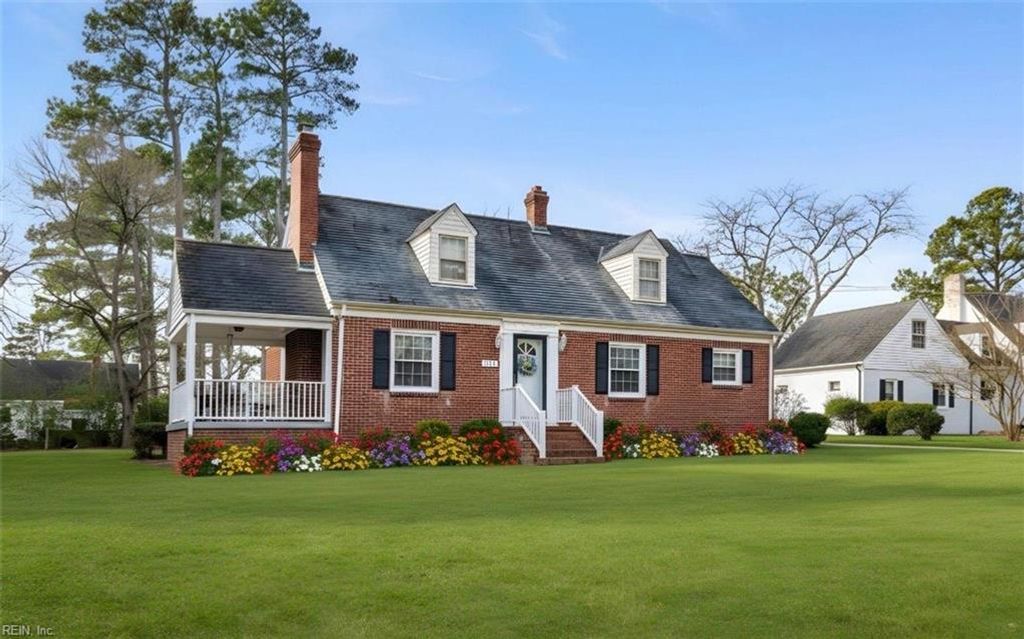 Photo of 421 Laurel Street, Emporia, VA 23847 (MLS # 10614081)