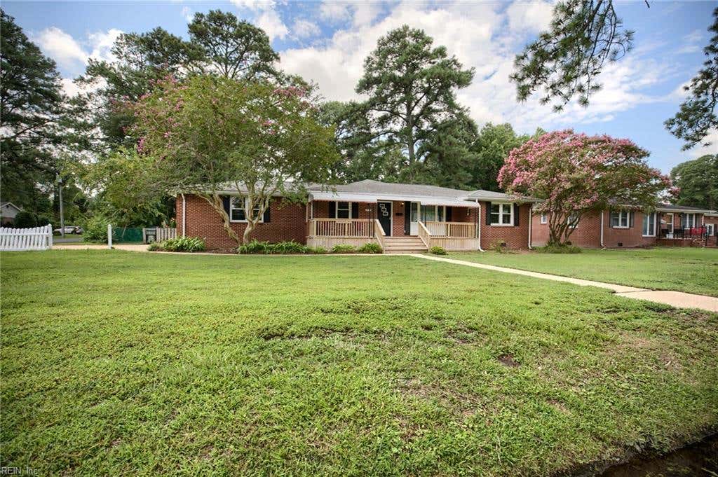 Photo of 5547 Levine Court, Norfolk, VA 23502 (MLS # 10646516)