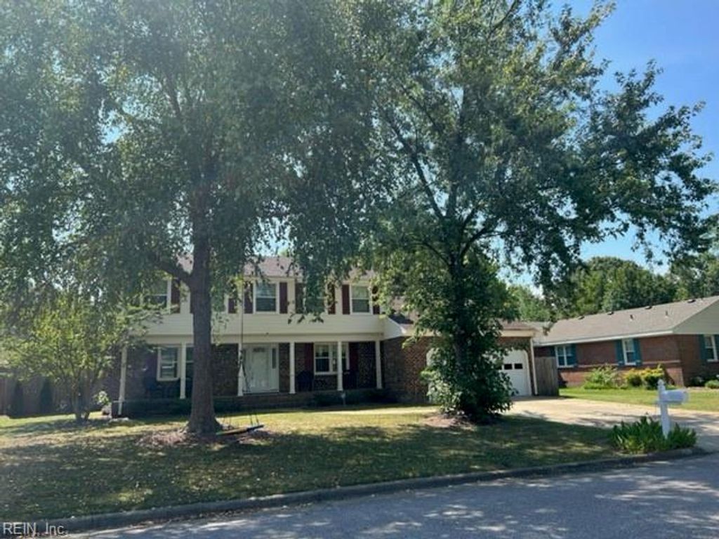 Photo of 828 Moffat Lane, Virginia Beach, VA 23464 (MLS # 10632986)