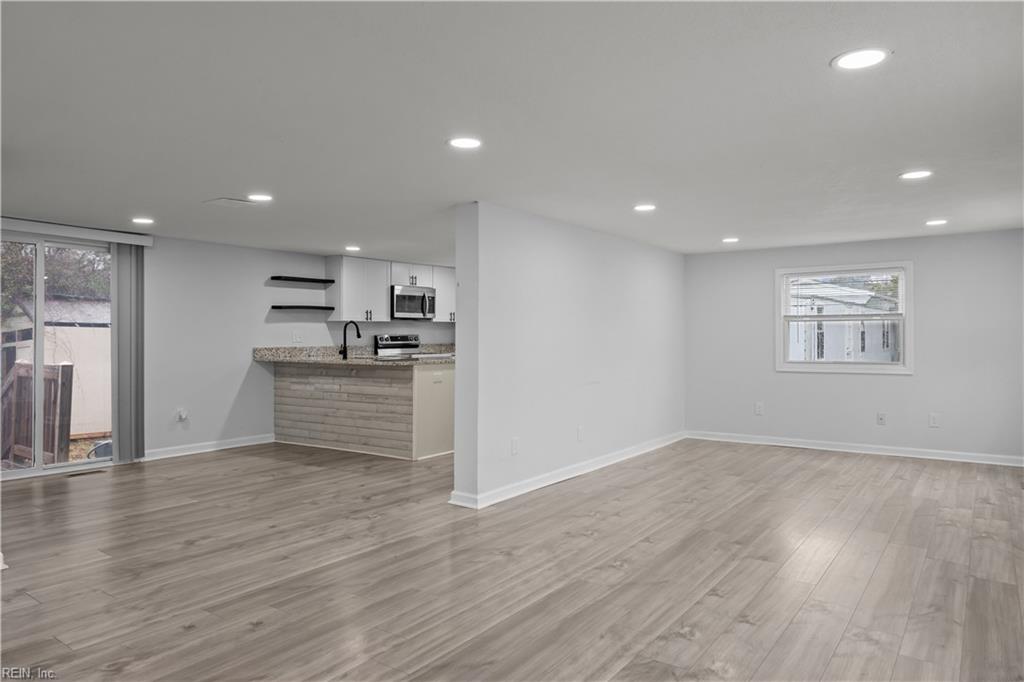 1305 Canary DR