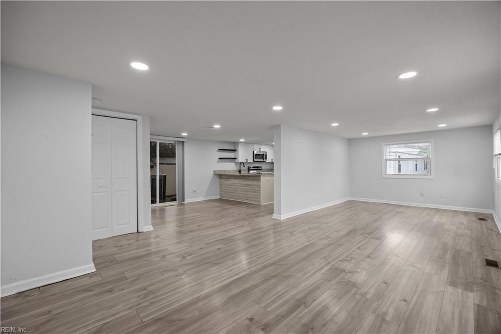 1305 Canary DR