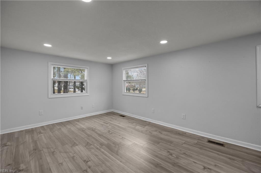 1305 Canary DR